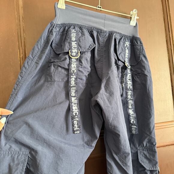 ZUMBA Wear | Navy Blue Lightweight Feelin It Baggy Roll Up Cargo Pants Medium - Picture 6 of 9